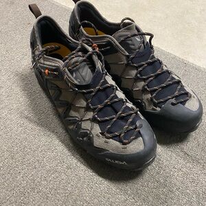 Salewa Men's Black and Gray hiking Shoes